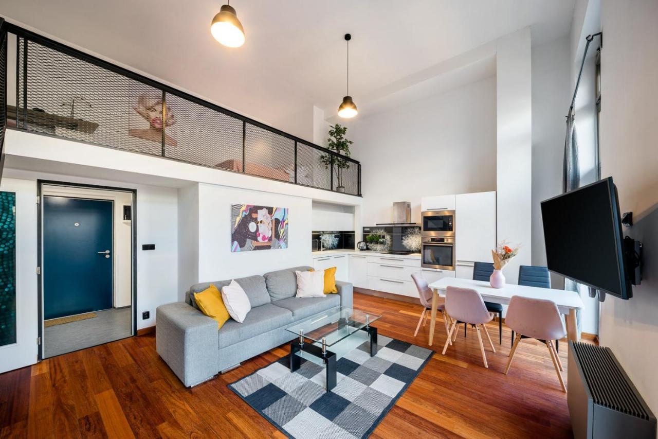 Duplex Apartment With 3 Bedrooms Praha Exteriér fotografie