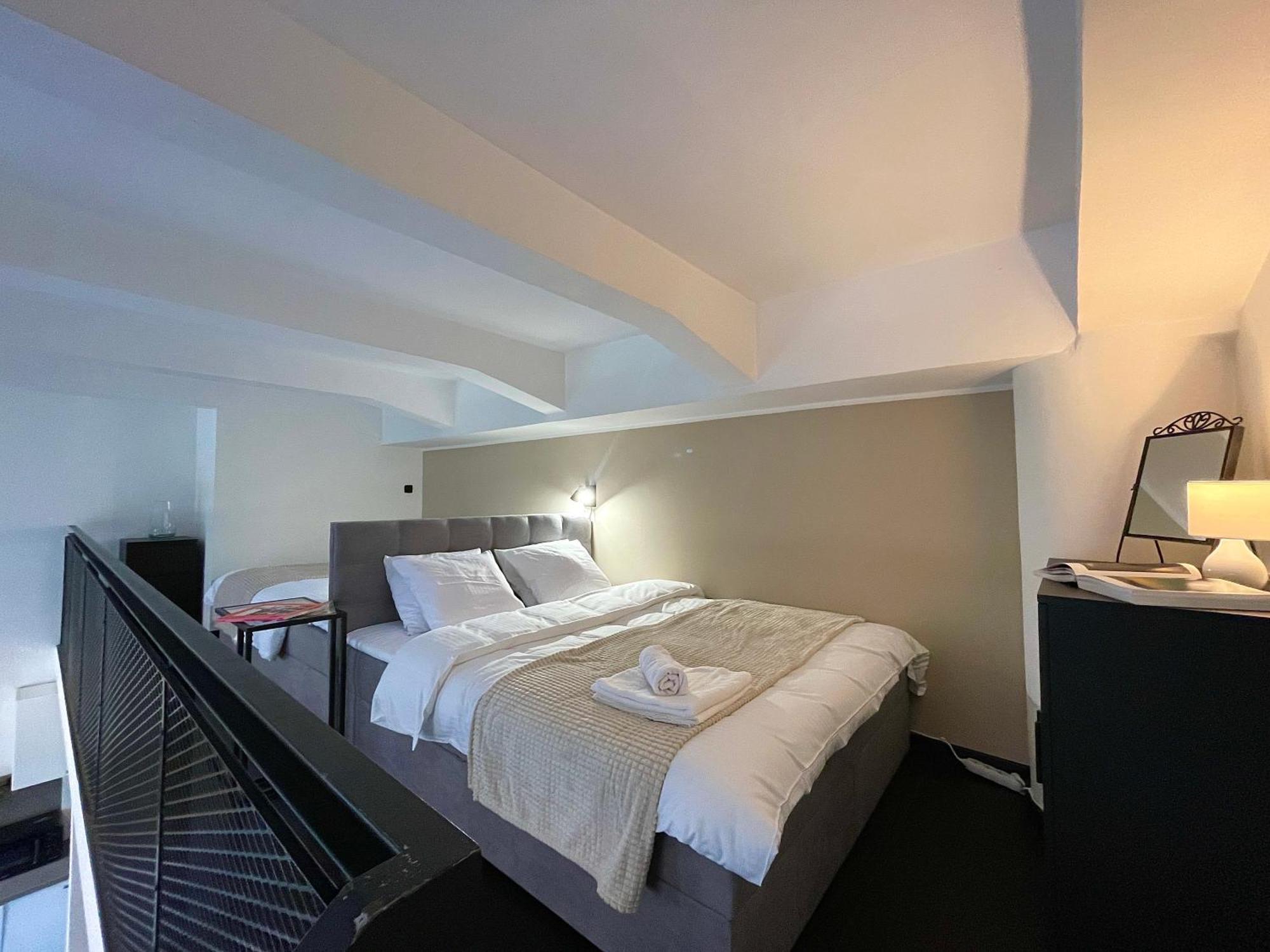 Duplex Apartment With 3 Bedrooms Praha Exteriér fotografie